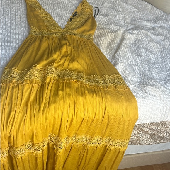 Dresses & Skirts - Elegant Yellow Lace Trim Dress